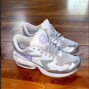 WMNS Nike Air Max 2 Light SE Women's Running Shoes